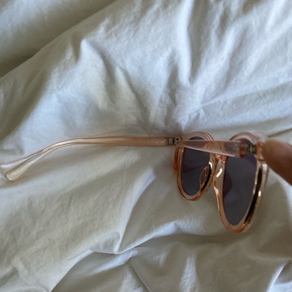 Peach sunglasses - Picture 3 of 4